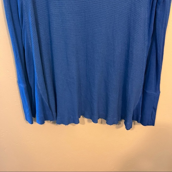 Free People Waffle Knit Long Sleeve T Shirt Boho Bohemian Distressed Hem - Picture 6 of 10